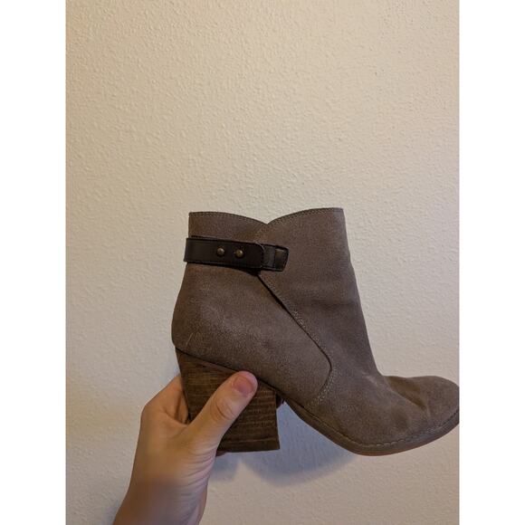 Treasure & Bond Winslow Suede Leather Block Heel Ankle Booties size 6.5 - Picture 6 of 6
